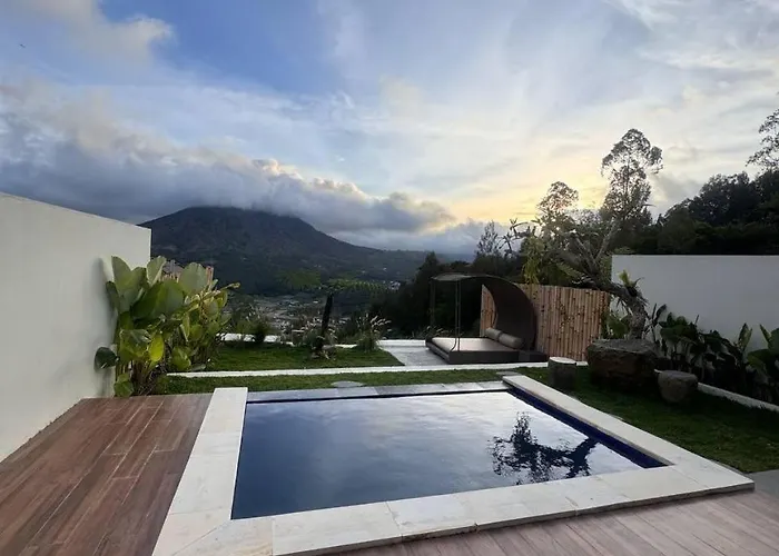 Pinggan Everest Bali 3*
